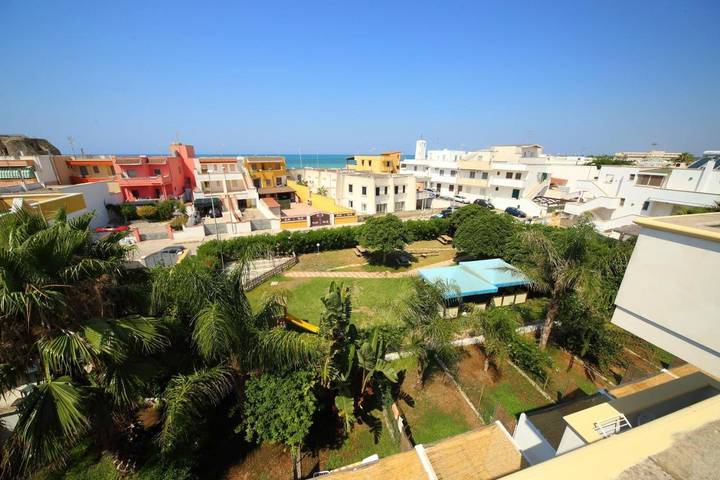 Appart’hôtel pour 2 personnes, avec Balcon et Terrasse ainsi que Jardin et Vue