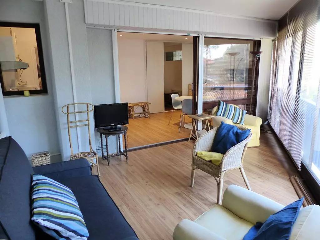 Appartement entier, Rés. Jean Rameau- Appt pour 2 personnes avec vue sur le port. Wifi. in Hossegor, Côte d’Argent