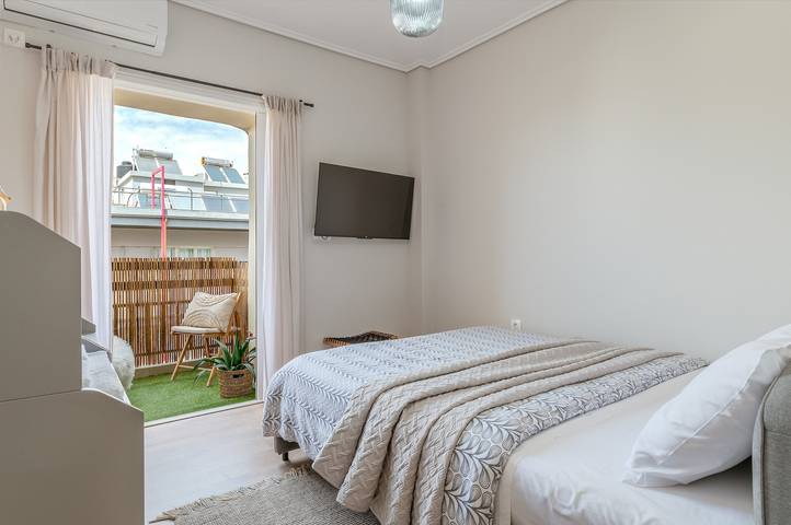Ganze Wohnung, Ferienwohnung 'Meliti Kalamata' mit Bergblick, Wi-Fi und Klimaanlage in Kalamata, Messenien