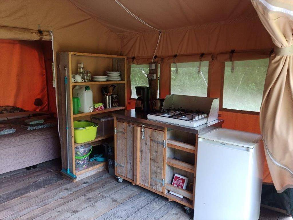 Cameleon Safari Lodge tent in Saint-Palais (Allier), Région de Montluçon