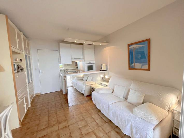 Ganze Wohnung, Ruhige Wohnung mit Pool und Parkplatz, strandnah, für 4 Personen in Rayol-Canadel in Rayol-Canadel-sur-Mer, Parc national Port-Cros