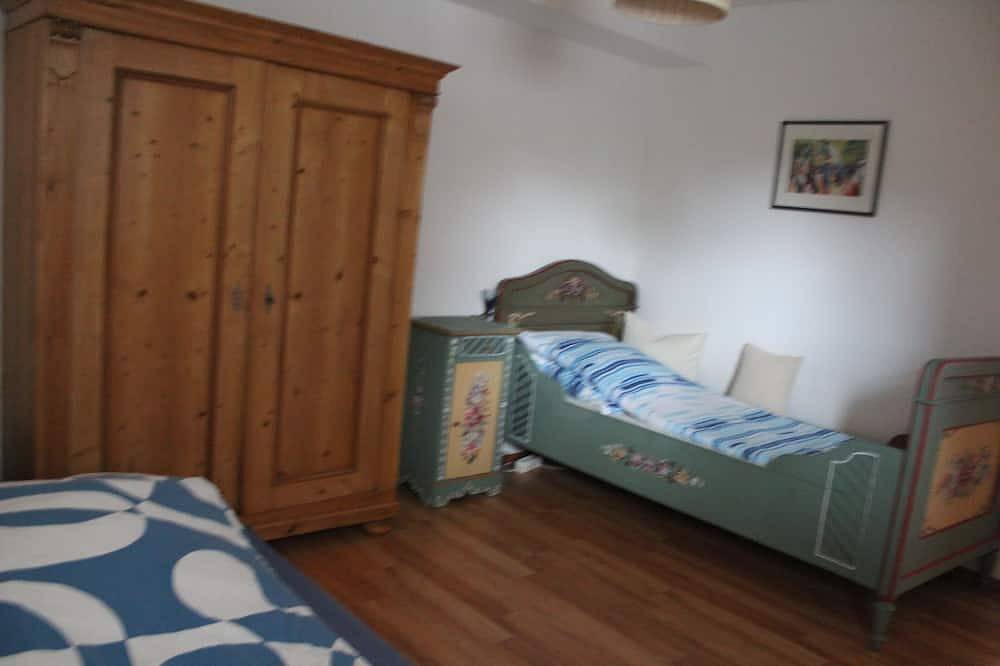 Ganze Wohnung, Moderne Ferienwohnung in Stetten am Bodensee, oberhalb von Meersburg in Stetten, Region Bodensee-Oberschwaben