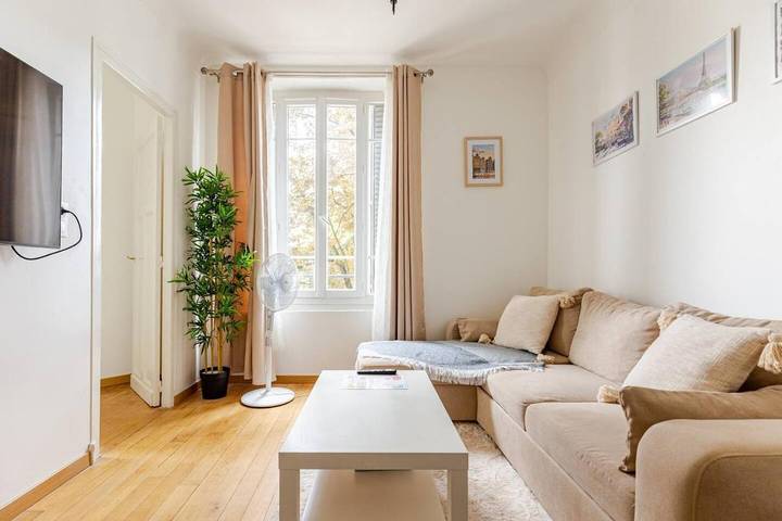 Gîte pour 5 personnes, avec vue dans Gare Du Bourget