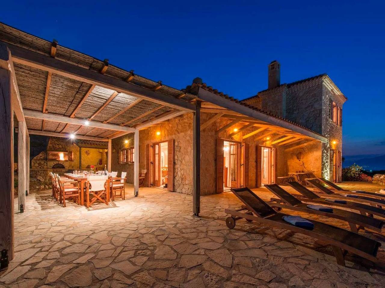 Elegant Zante Villa | Villa Divas | 6 Bedrooms | Infinity Pool | 100 Metres To The Sea | Short Drive To Agios Nikolaos in Zante