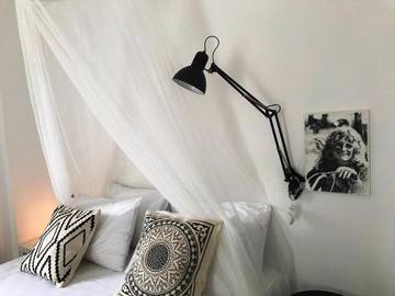 Gîte pour 2 personnes, avec vue et jardin dans Matala