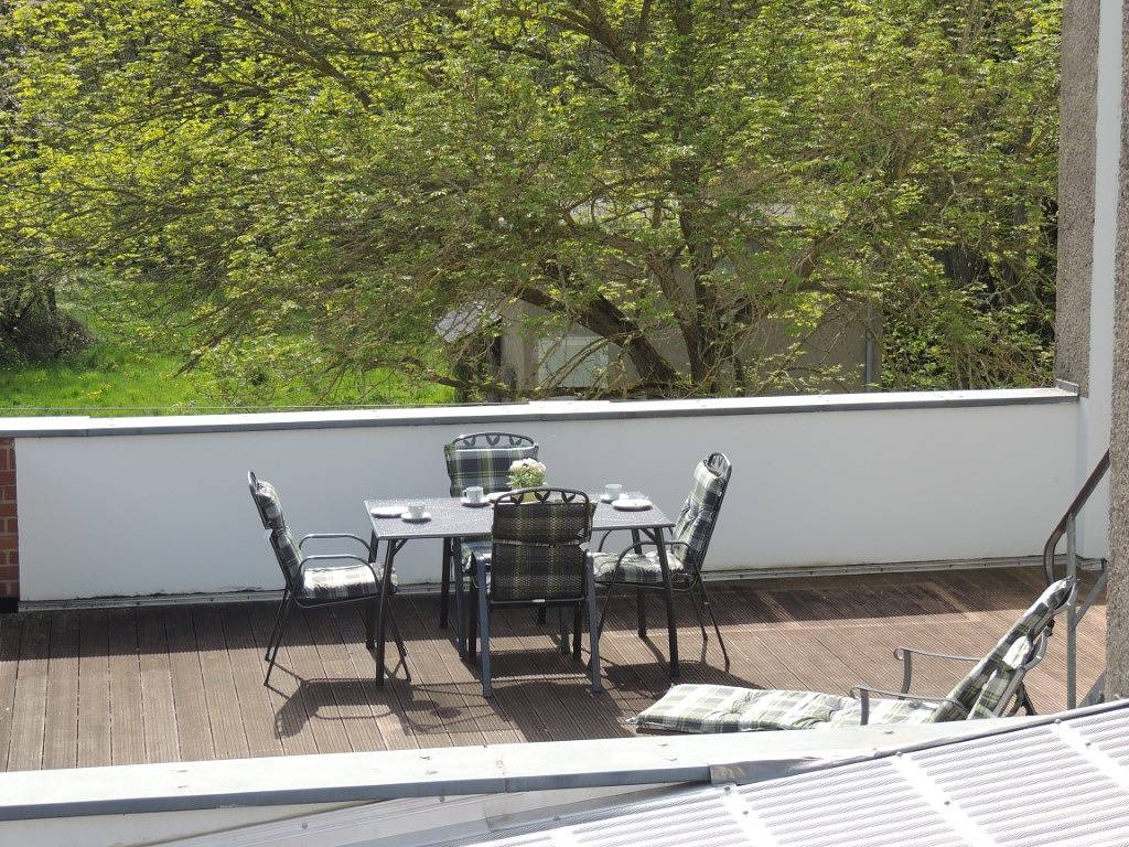 Ganze Ferienwohnung, Ferienwohnung Altes E-Werk - Fw Altes E-Werk 75 qm mit großem offenen Wohnbereich und Küche, 1 Schlafzimmer, Bad Wanne u. Du/Wc und großem Balkon in Wartburg, Eisenach