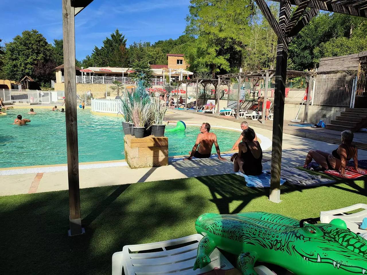 Résidence mobile confort Acacias 4 pers avec Terrasse bois semi-couverte 18 m² 4 personnes in La Cassagne, Périgord Noir