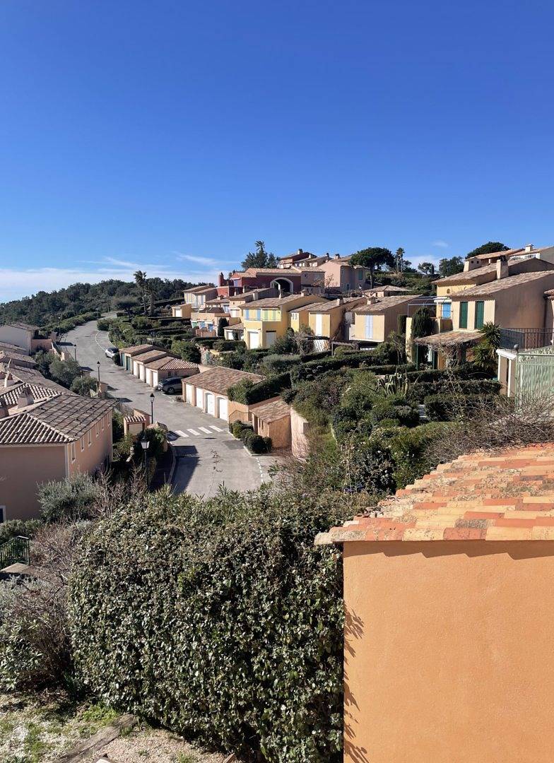 Loue petit mazet avec vue mer imprenable, aux Issambres in Roquebrune-sur-Argens, Région de Draguignan