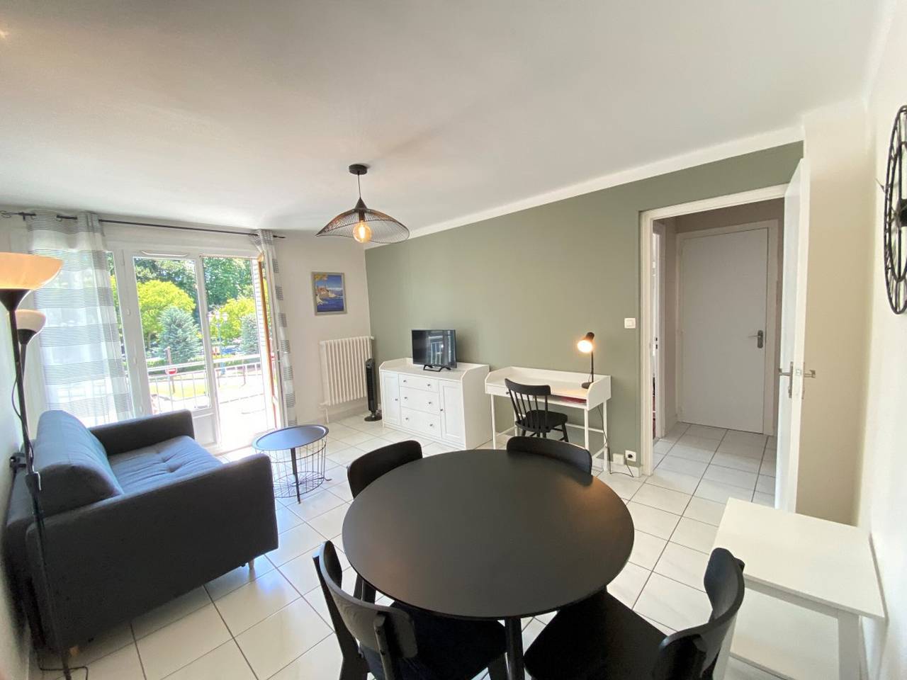 Ganze Wohnung, Renoviertes T2 nahe Strand und Zentrum, Parkplatz, Haustiere, Wi-Fi in Annecy, Annecy (Gemeinde)