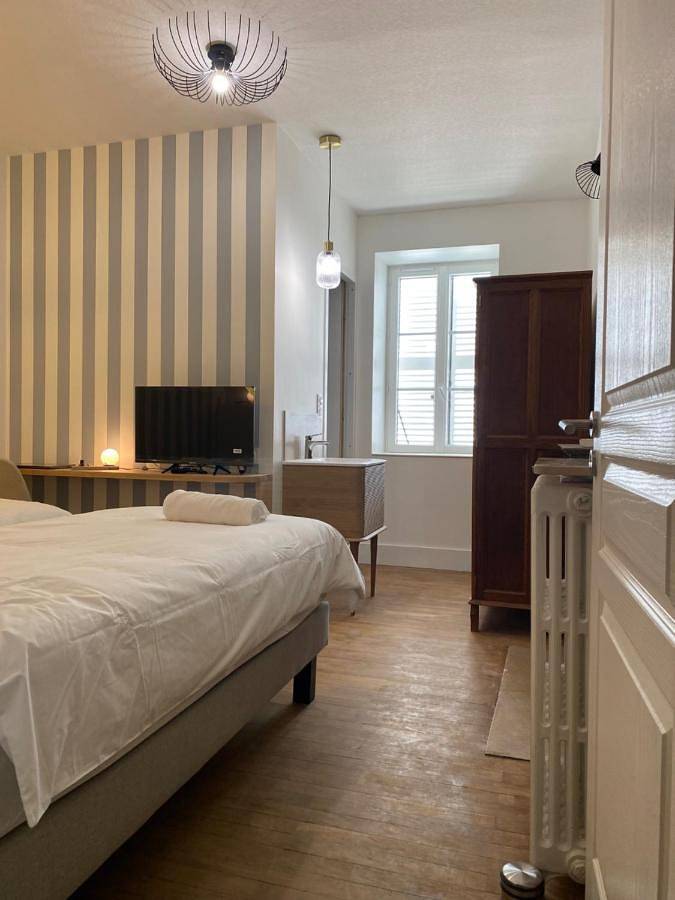 Maison d’hôte pour 2 personnes, avec piscine ainsi que jardin et vue, animaux acceptés dans l' Ain - 4