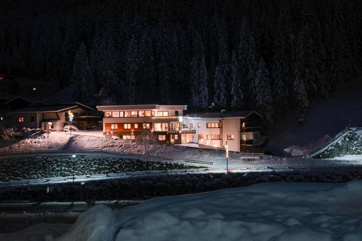 Ferienwohnung für 2 Personen, mit Balkon und Ausblick in Ischgl - 2