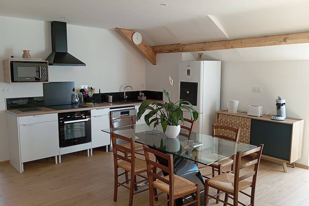 Ganze Wohnung, Chez Alex et Flo F3 cosy and comfortable in Salles-Curan, Aveyron