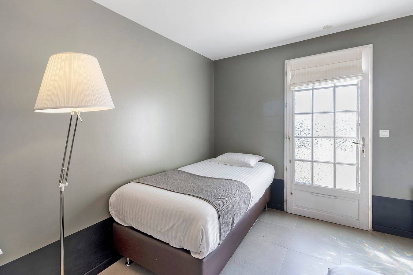 Chambre d’hôtes « Chambre Grise » avec piscine partagée, Proche Sarlat in Proissans, Périgord Noir