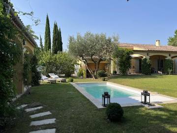 Cottage pour 6 personnes, avec jardin et piscine à Arpaillargues-et-Aureillac