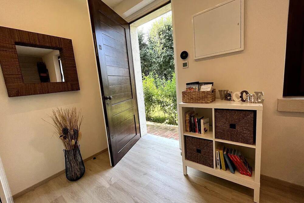 Ganze Wohnung, Bright and quiet apartment with garden, pets allowed. in Ponti sul Mincio, Gardasee-Berge