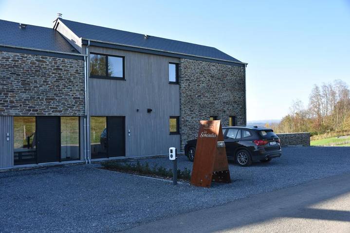 Ferienhaus für 10 Personen, mit Balkon und Terrasse sowie Garten und Pool