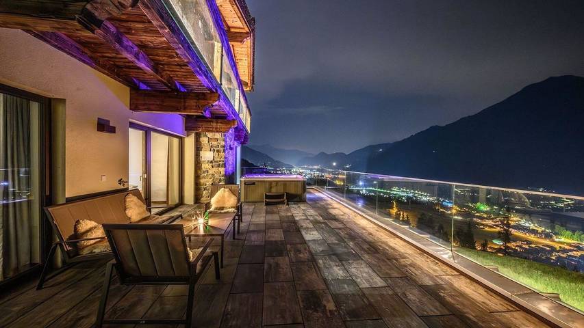 Bauernhof für 12 Personen, mit Terrasse und Whirlpool sowie Sauna und Garten in Kaltenbach