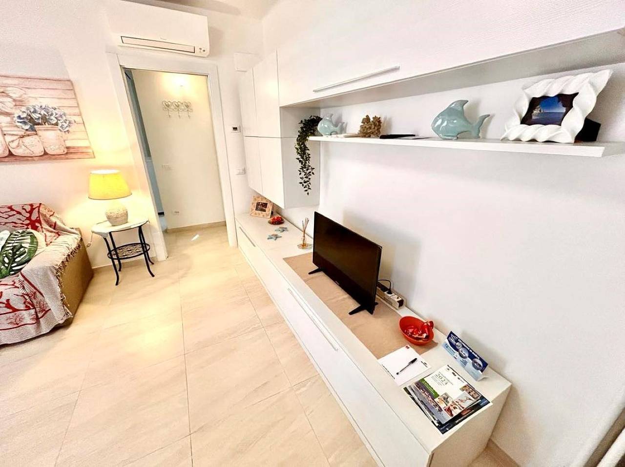 Appartement entier, Nuovissimo bilocale in centro con 2 bagni e Wi-Fi in Numana, Riviera del Conero