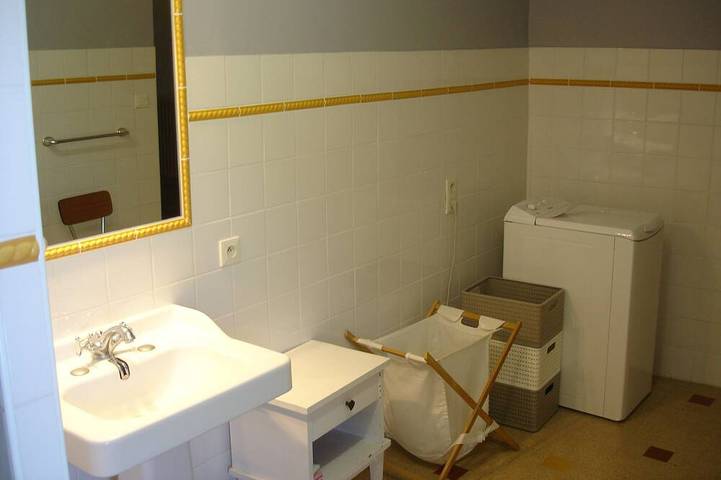 Gîte pour 6 personnes, avec piscine et jardin à Montségur-sur-Lauzon - 4