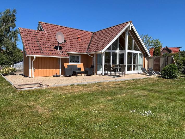 Ferienhaus für 5 Personen, mit Terrasse und Garten sowie Sauna in Brasilien (Ostsee)