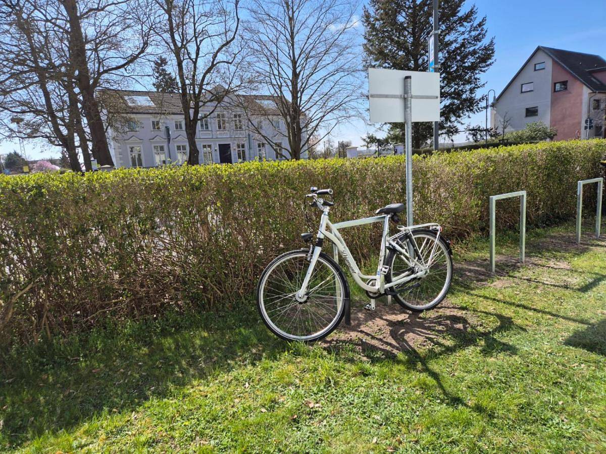 Haltestelle - Private Zimmervermietung Röbel Müritz in Röbel, Müritz