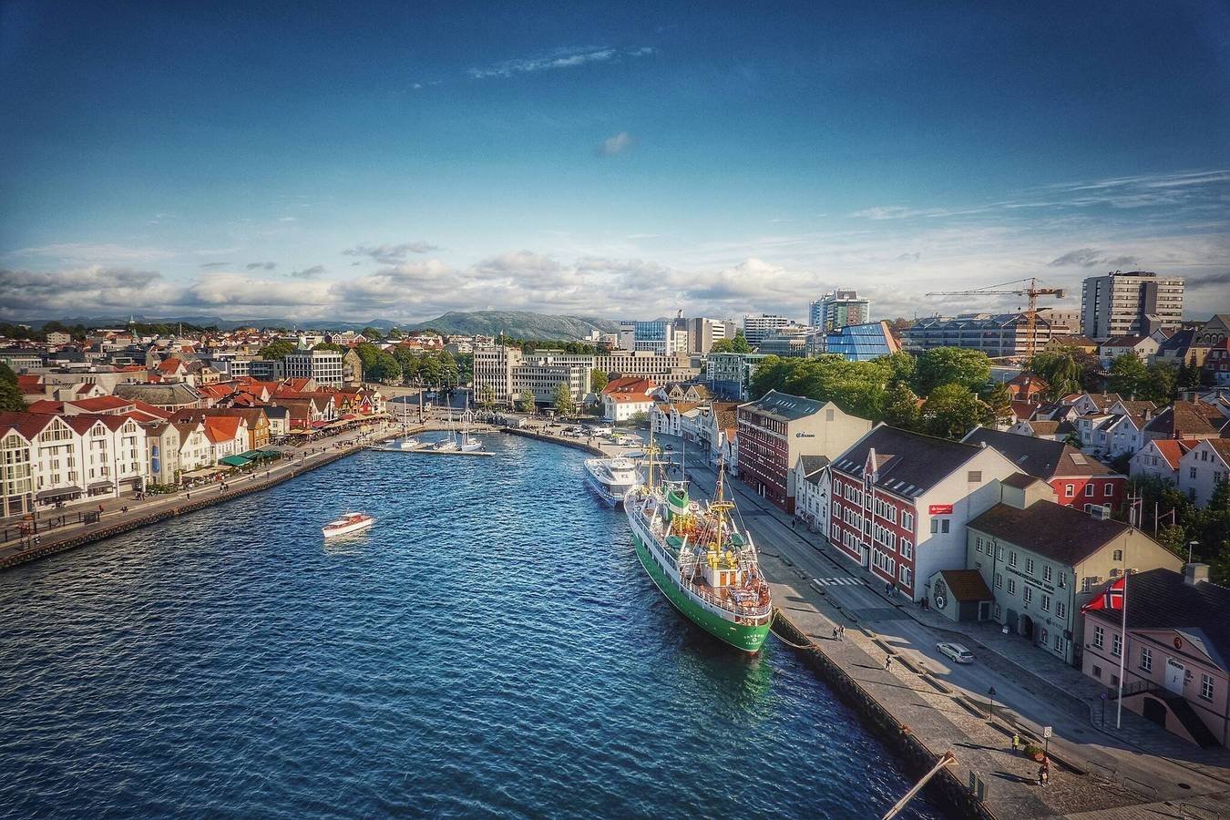 Entire apartment, Central Trio Suites by Stavanger Bnb Nr 5 in Stavanger