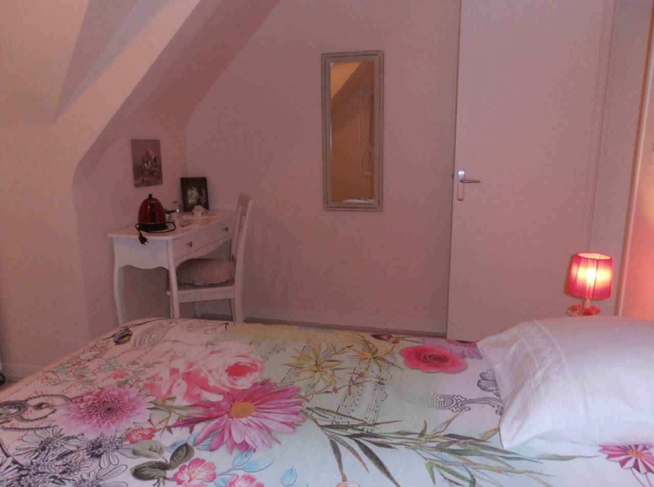 Chambre d’hôtes « Chez Coco - Chambre Pêche » avec jardin partagé et Wi-Fi in Trégunc, Côte de Cornouaille