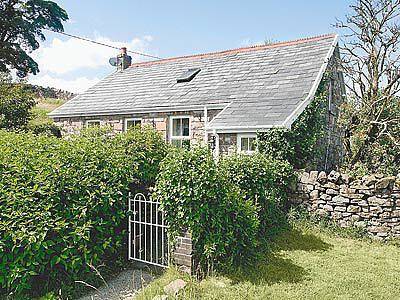 Log cabin for 6 people, with garden, with pets in Brecon Beacons