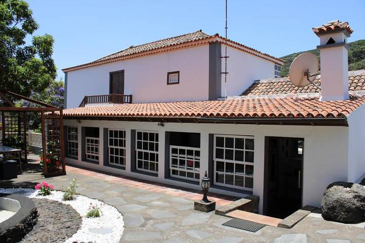 Casa rural para 6 personas, con jardín y vistas, Se admiten mascotas en Villa de Mazo
