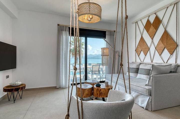 Villa pour 6 personnes, avec terrasse ainsi que jardin et jacuzzi dans Ligia