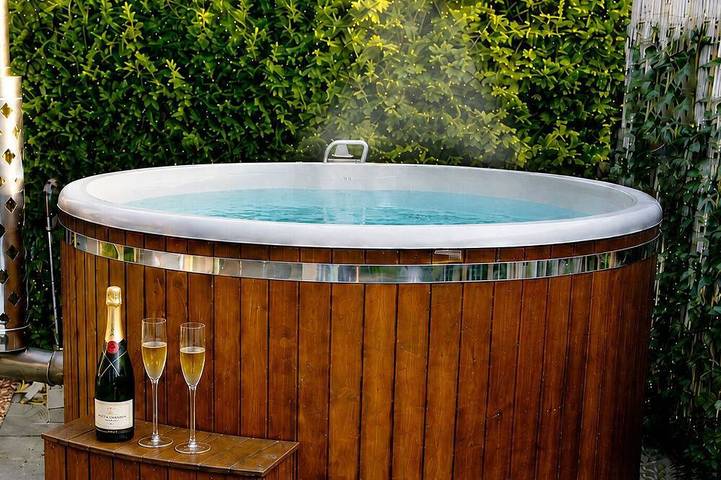 Chalet für 4 Personen, mit Whirlpool und Garten sowie Sauna und Pool - 1