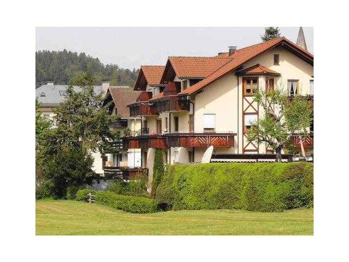 Ferienhaus für 4 Personen, mit Seeblick und Balkon in Titisee-Neustadt