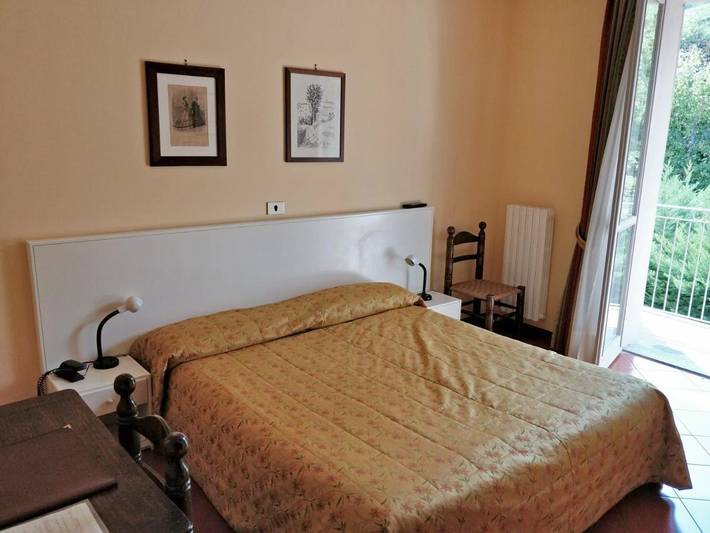 Appartamento per 3 persone, con panorama e terrazza nonché piscina in Barolo