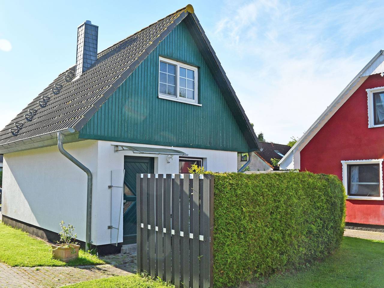 Ruhig gelegenes Ferienhaus mit Kamin und Terasse - Ferienhaus mit Kamin und Terrasse in Breege, Rügen