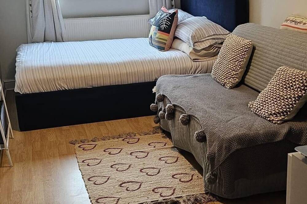 Ganze Wohnung, Studio Apartment Sleeps 4 with Parking in Cardiff, Cardiff und Umgebung