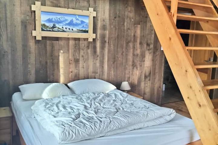 Gîte pour 14 personnes, avec balcon ainsi que jardin et sauna dans Les Vignères - 2