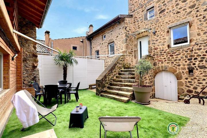 Gîte pour 4 personnes, avec Jacuzzi et Terrasse ainsi que Jardin et Sauna à Savas - 3