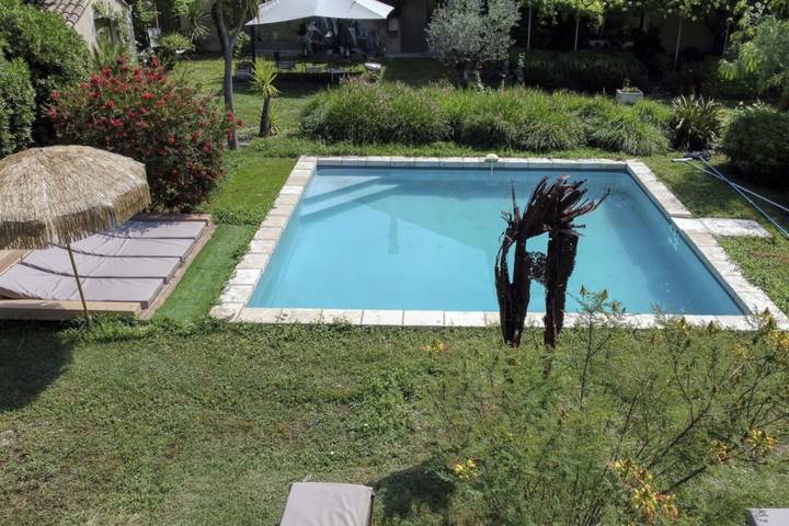 Gîte pour 4 personnes, avec piscine et jardin à Cabannes - 2