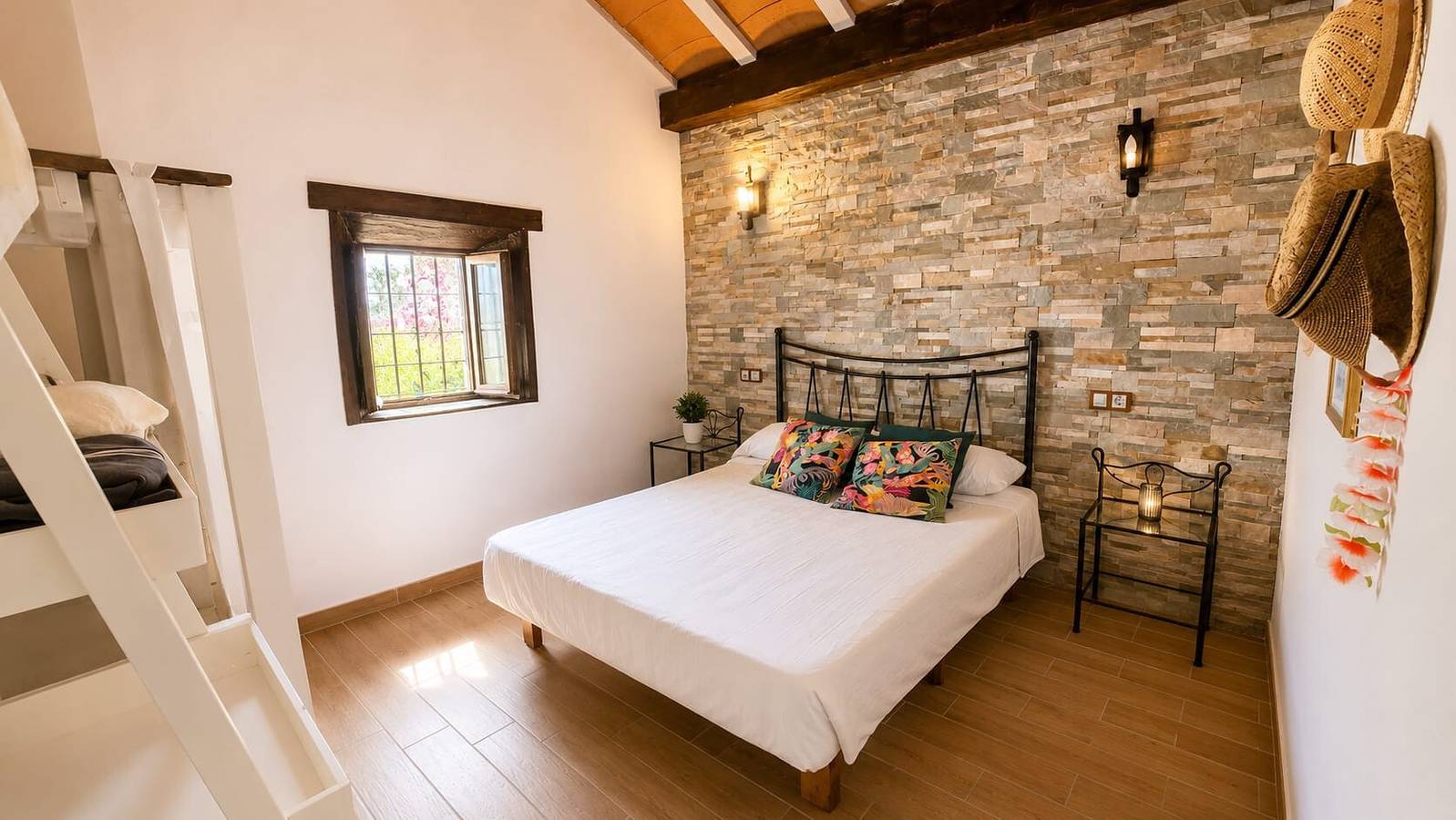 Casa Rural 'Burraca Oasis en Cártama' con Vistas a la Montaña, Piscina y Terraza Privadas in Cártama, Cordillera Penibética