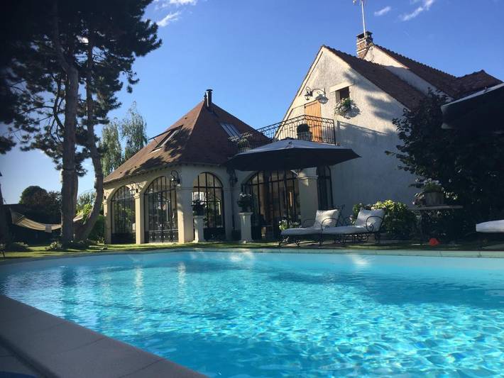 Chambre d’hôte pour 2 personnes, avec Terrasse et Jardin ainsi que Piscine et Vue