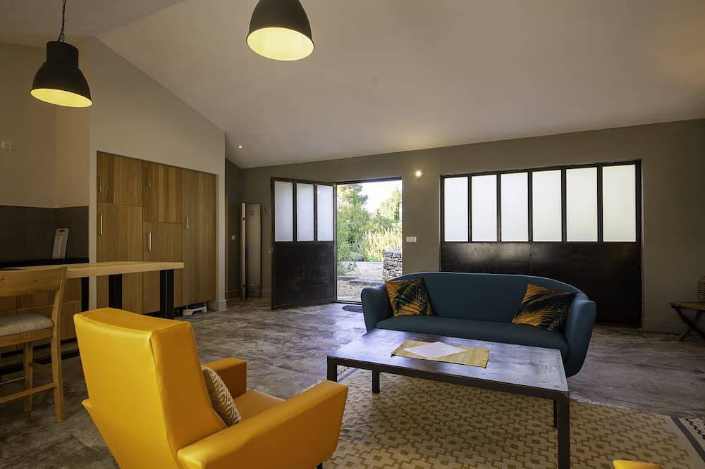 Moustier de Menerbes 3 - Loft Style villa for 2 in Ménerbes, Regionaler Naturpark Luberon