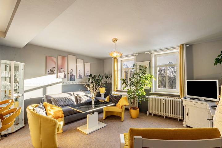 Ganze Wohnung, Ferienwohnung 'Das Spatzennest' mit Bergblick, Gemeinschaftsterrasse und Wlan in Bad Sachsa, Harzvorland