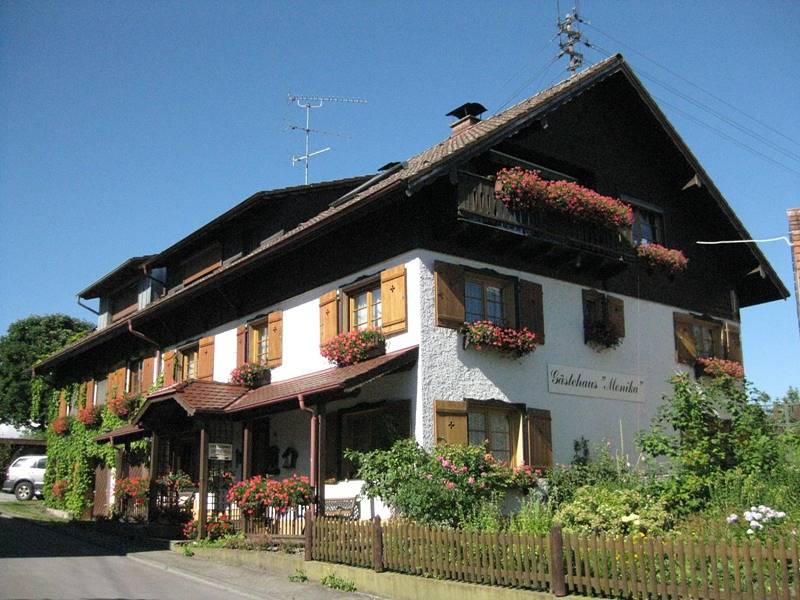 Ganze Ferienwohnung, Ferienzimmer Gästehaus Monika - Monika Reisch - Nr. 2, Einzelzimmer mit Du/Wc in Allensbach, Landkreis Konstanz