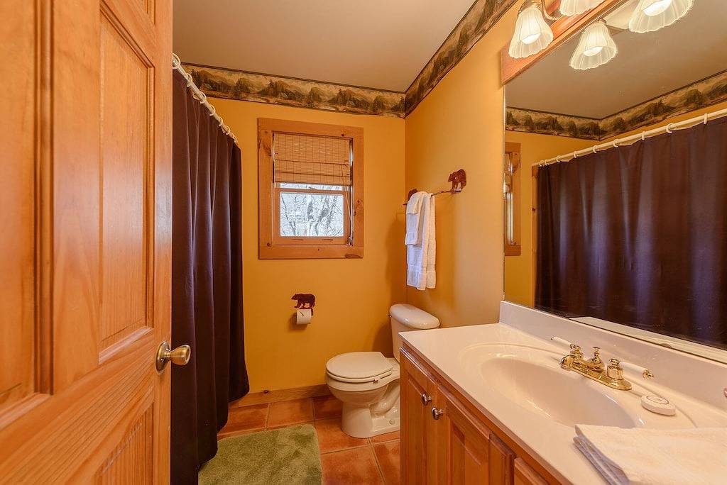 3Bd / 3Ba Cabin befindet sich in den Seen auf Seven Devils, Mtn und Lake Views, Whirlpool, Spieltische und King Master Suite in Blue Ridge Parkway, Seven Devils