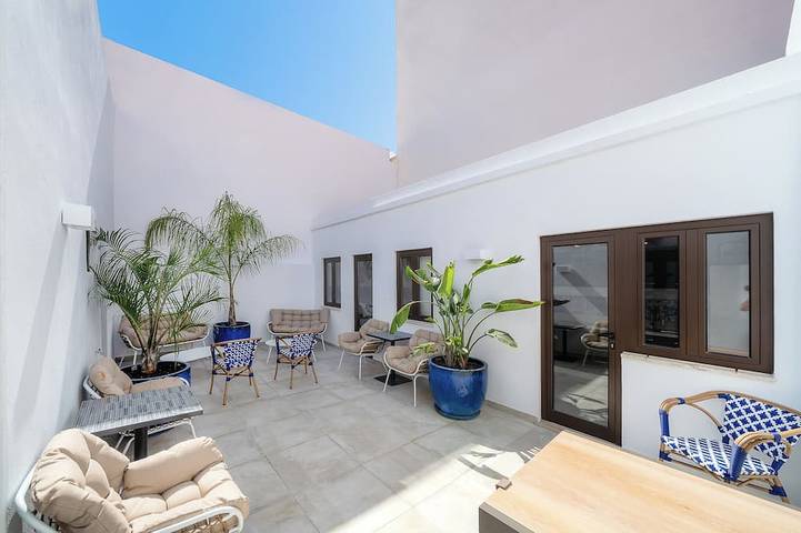 Ferienhaus für 8 Personen, mit Whirlpool und Balkon sowie Garten in Portimão