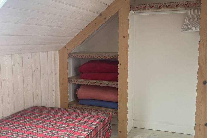 Comfortable and well-kept Vercors house, made beds, closed garage & Wifi in Villard-de-Lans, Parc naturel régional du Vercors