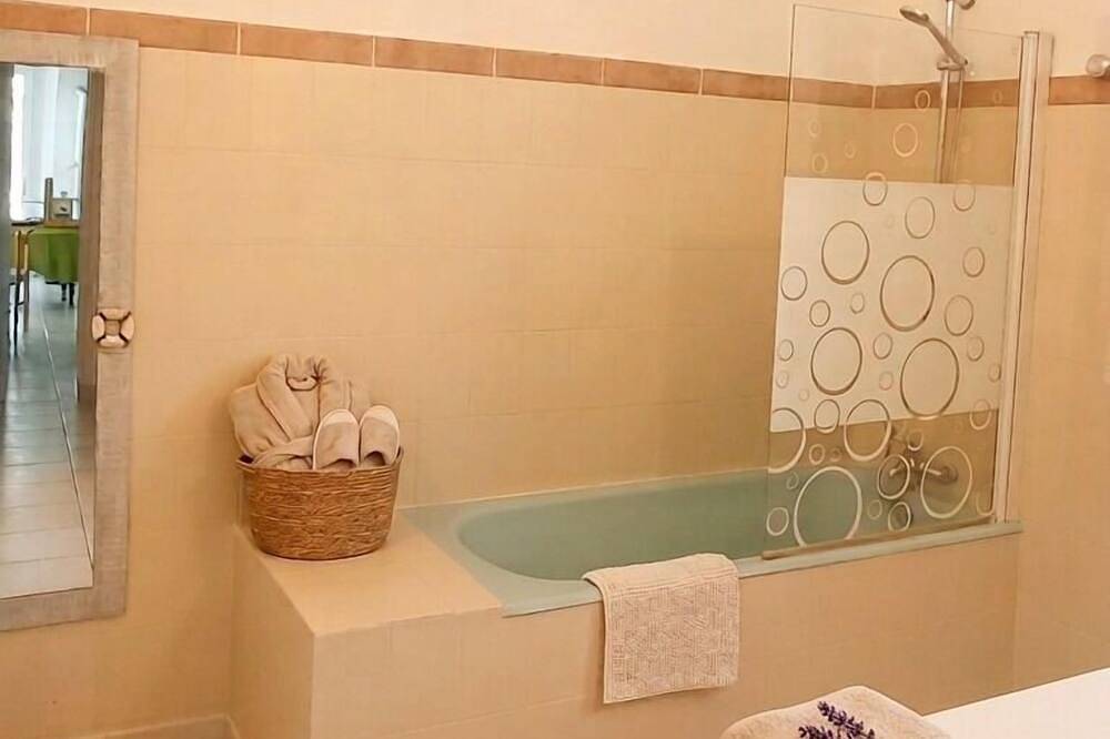 Ein alter Mas in der Provence, Sonne und Schwimmbad in Cabannes, Arles und Umgebung