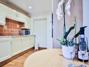 Log Cabin for 2 People in Forest of Bowland, North West England, Photo 4