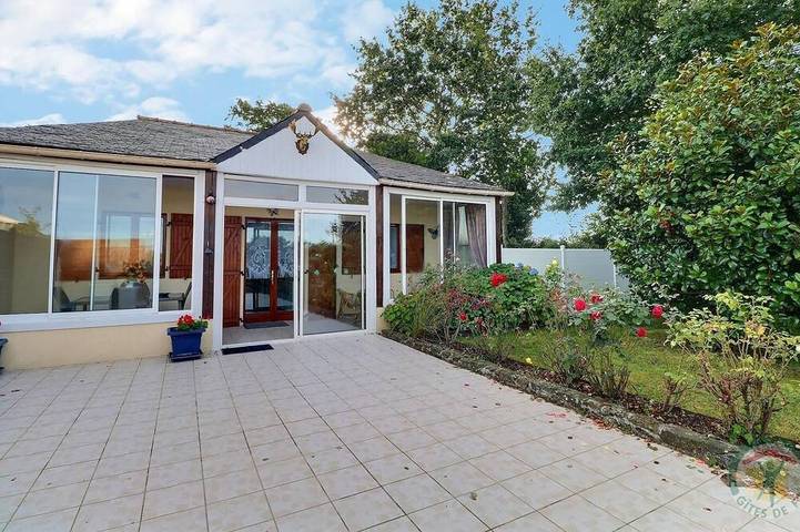 Location de vacances pour 5 personnes, avec balcon et jardin à Miniac-Morvan