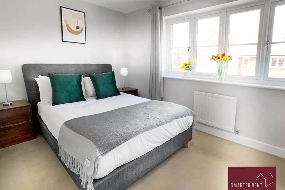 Wokingham - Garden, Parking, Pets Welcome in Wokingham, Berkshire